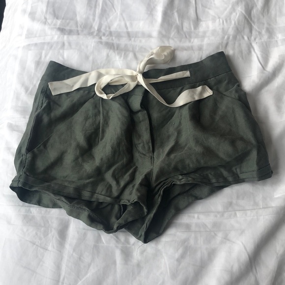 Linen shorts - Picture 2 of 2